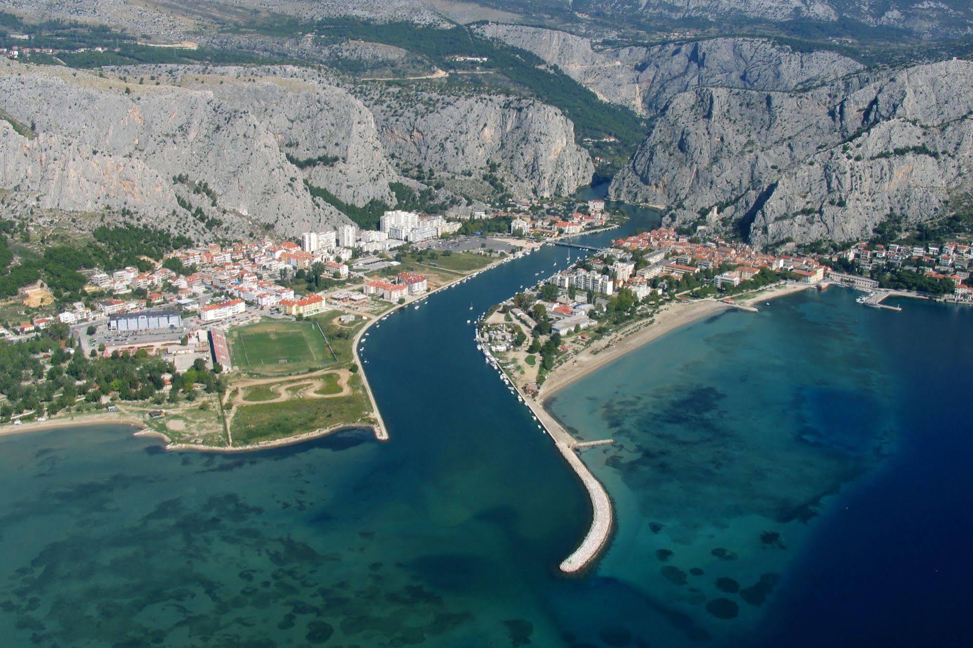 Hotel Pansion Begic à Omiš Extérieur photo